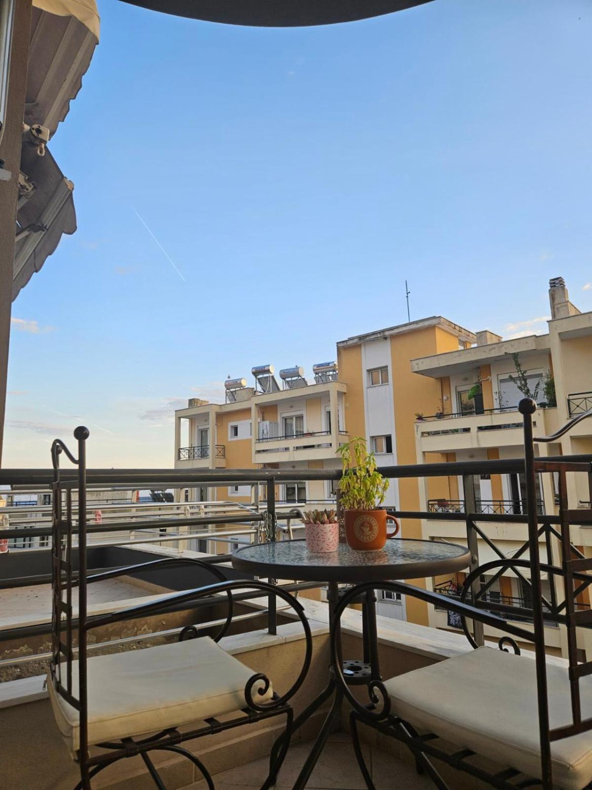 La Vie Est Belle Apartment Kavála Luaran gambar